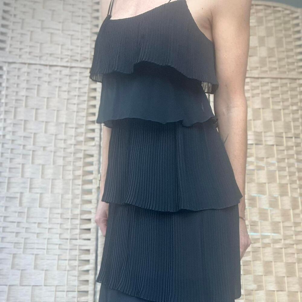 B. Bayou Women's 8 Dress Black Crystal Pleated Tiered Chiffon Full Length Gown